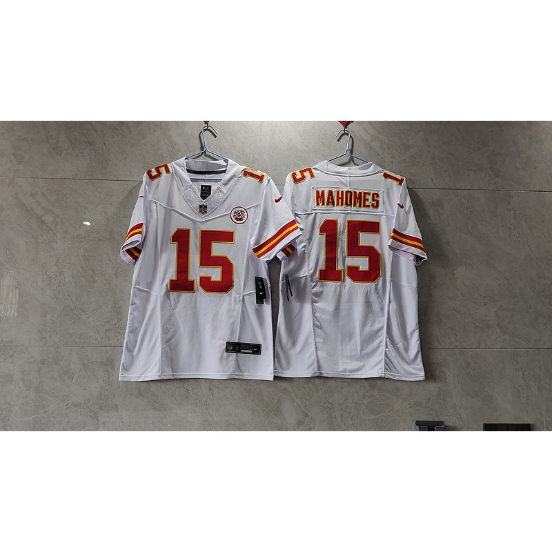 NFL Chiefs Mahomes 15