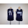 NBA Niño DALLAS DONCIC 77