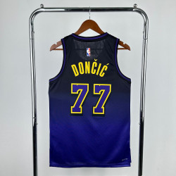 NBA Lakers DONCIC 77