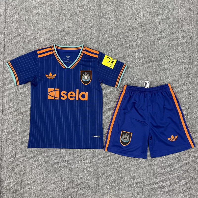 Newcastle Kit Niño Tercera 25-26